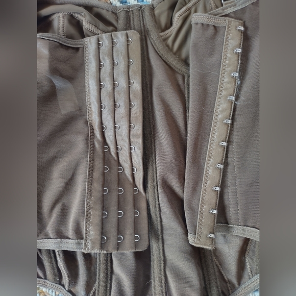 Brown Lace Bustier Corset Top - Picture 4 of 7